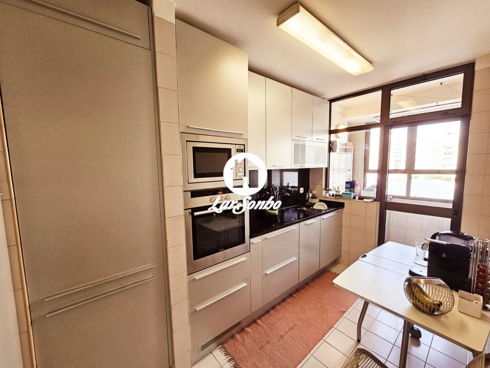 Apartamento T3 para Venda em Ramalde Foto 9