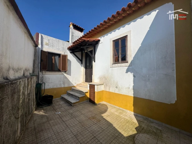 Moradia T2 para Venda em Seiça Foto 1