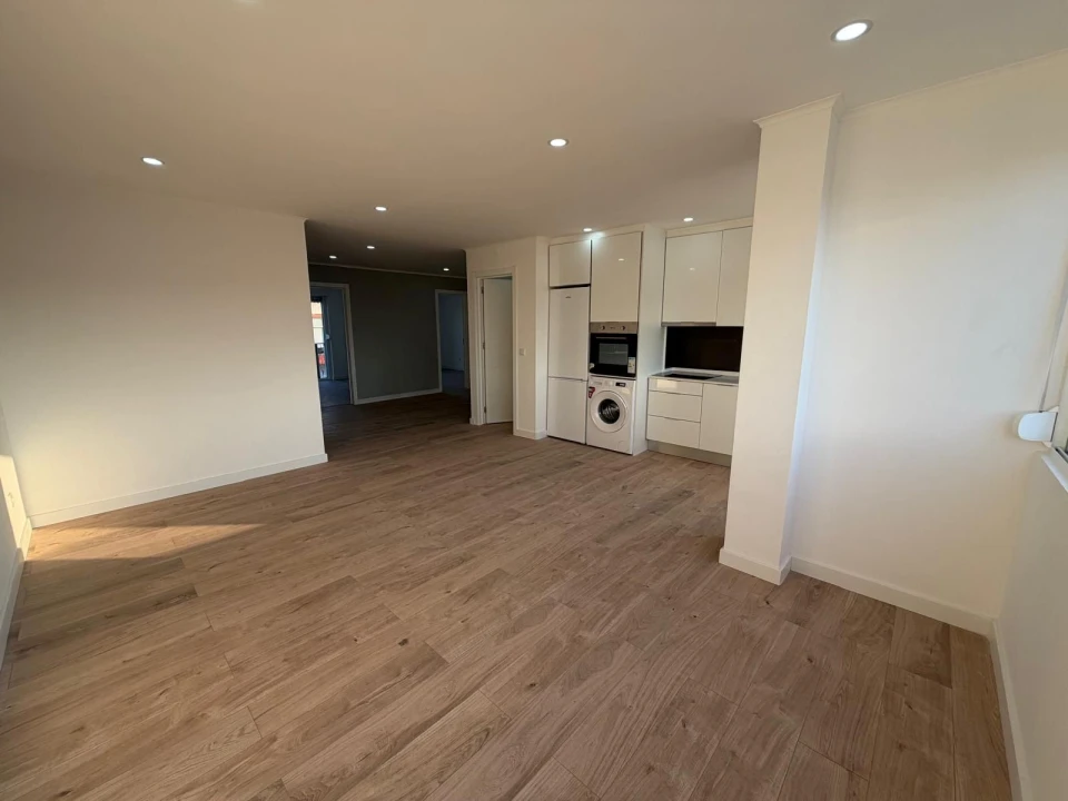 Apartamento T4 para Venda em Águas Livres Foto 2