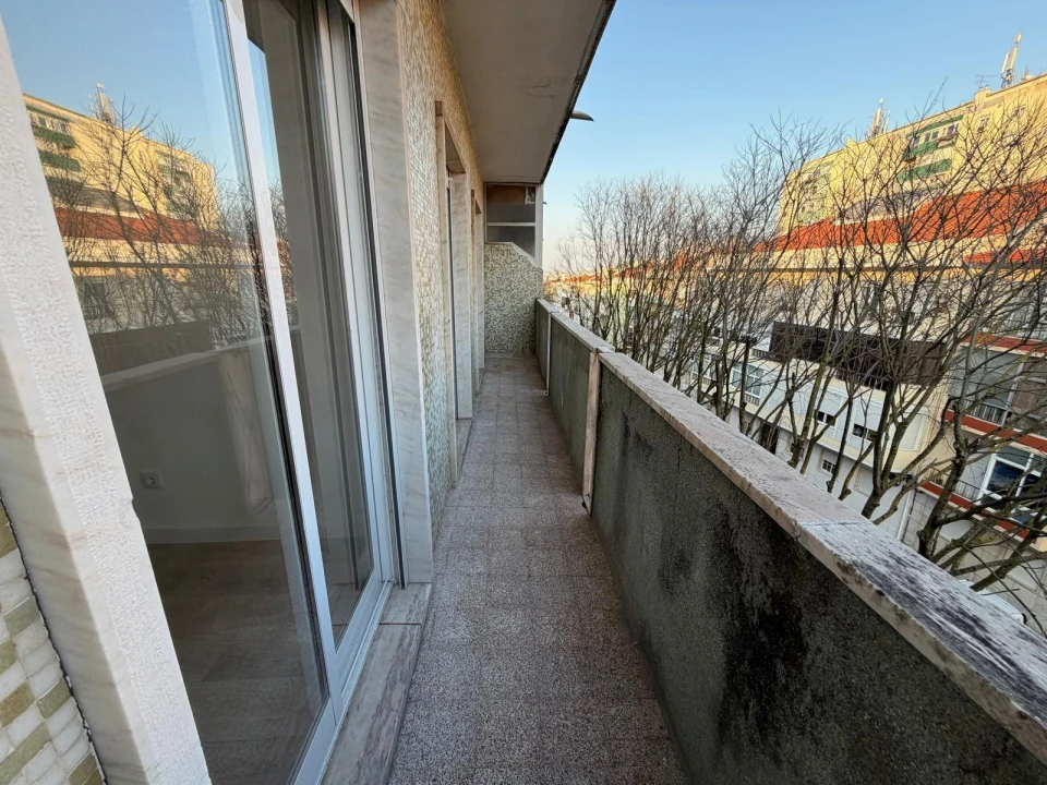 Apartamento T4 para Venda em Águas Livres Foto 5