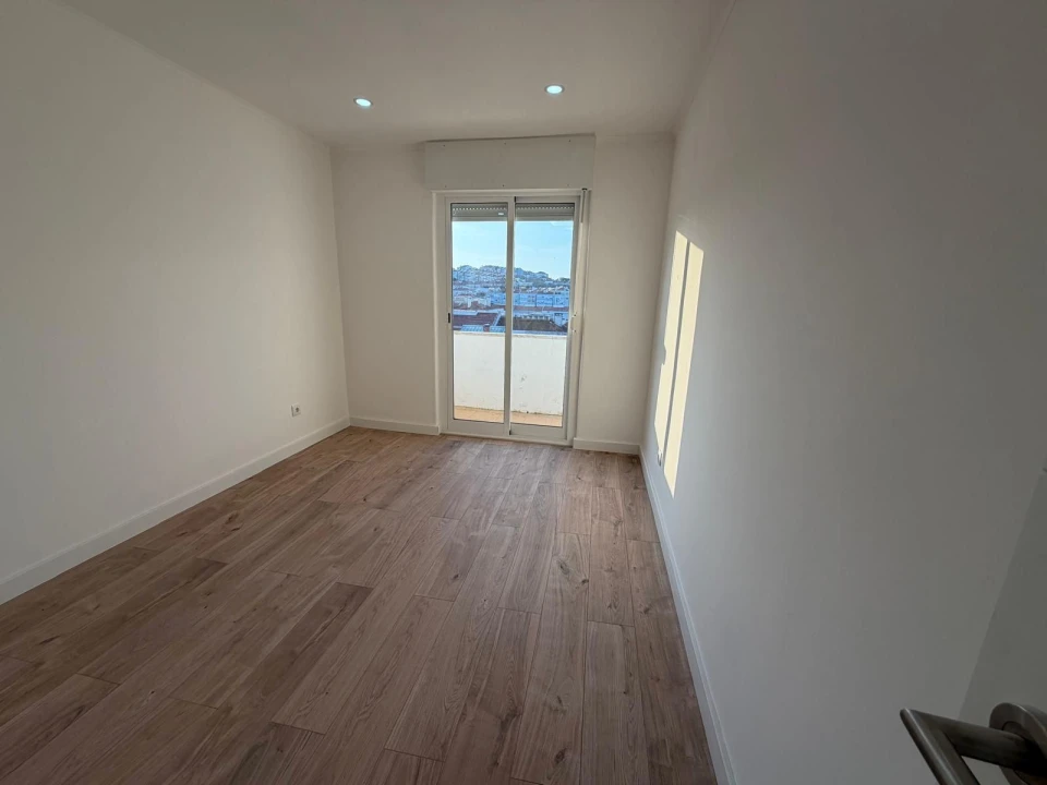 Apartamento T4 para Venda em Águas Livres Foto 14