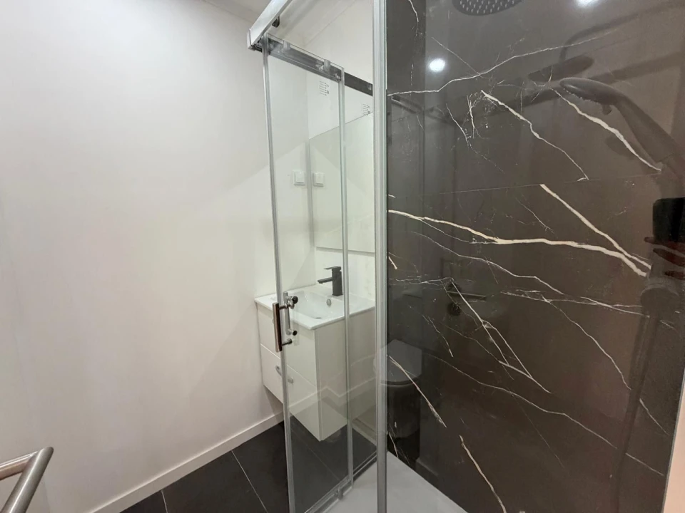 Apartamento T4 para Venda em Águas Livres Foto 16