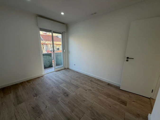 Apartamento T4 para Venda em Águas Livres Foto 3