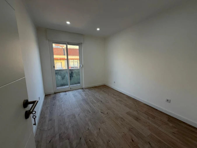 Apartamento T4 para Venda em Águas Livres Foto 10