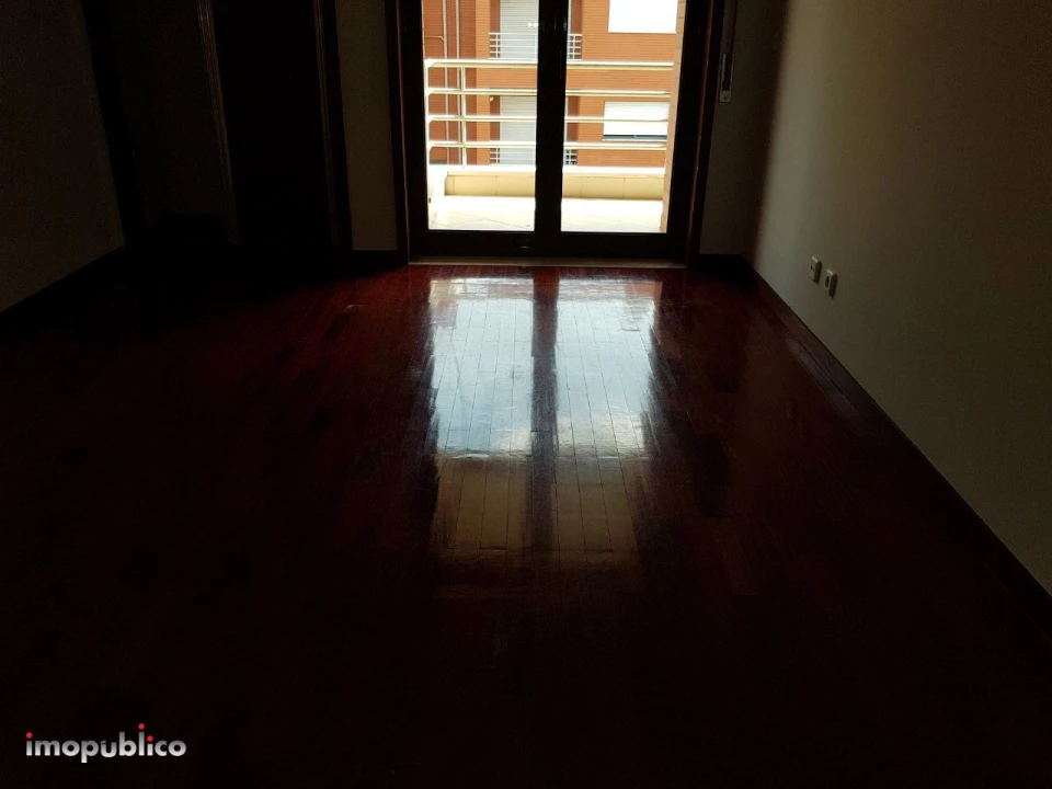 Apartamento T1 para Arrendamento em Vila Verde e Barbudo Foto 8