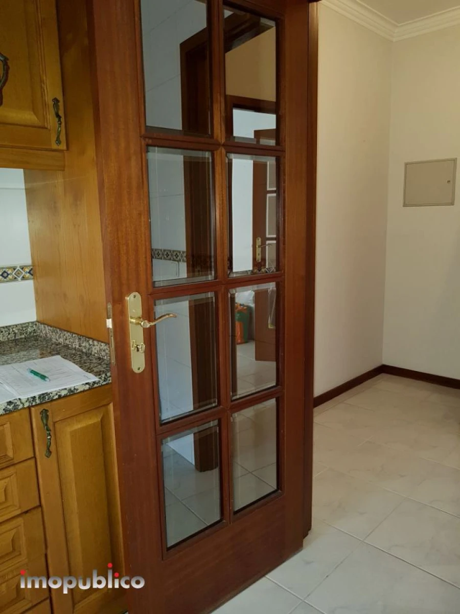 Apartamento T1 para Arrendamento em Vila Verde e Barbudo Foto 3