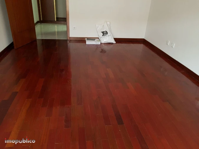 Apartamento T1 para Arrendamento em Vila Verde e Barbudo Foto 7