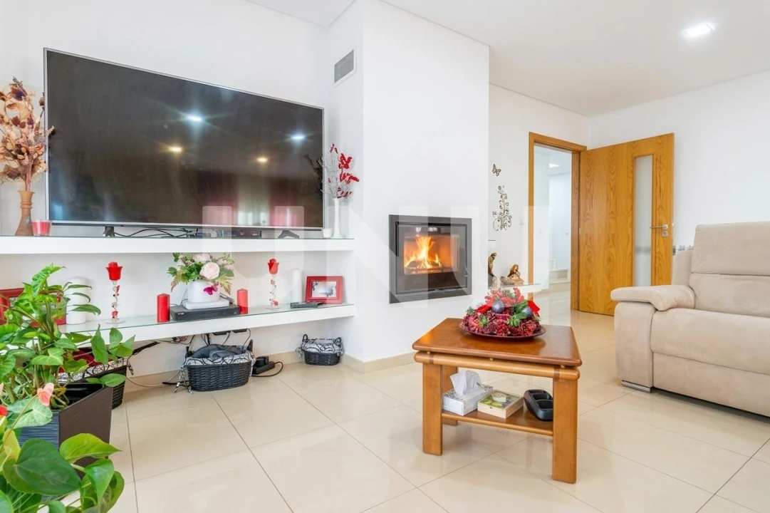 Moradia T5 para Venda em Boidobra Foto 5