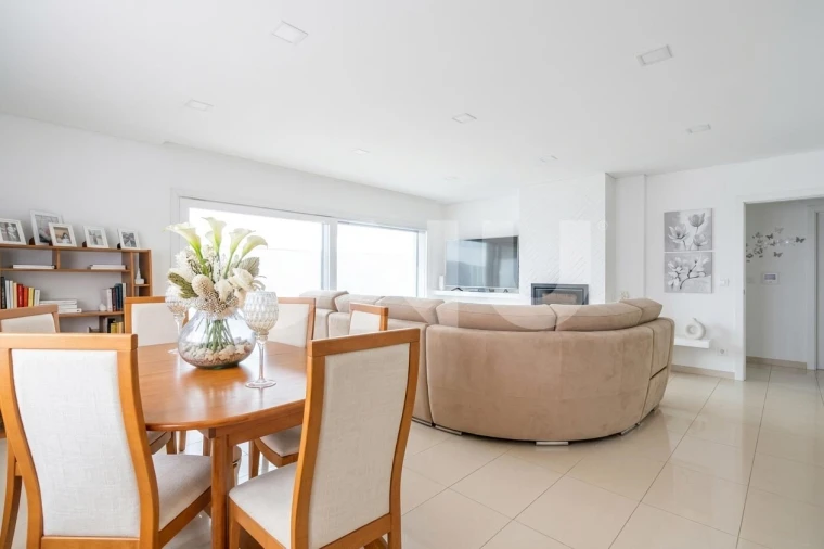 Moradia T5 para Venda em Boidobra Foto 2