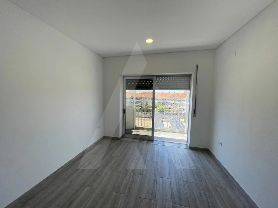 Apartamento T1 para Arrendamento em Glória e Vera Cruz Foto 4
