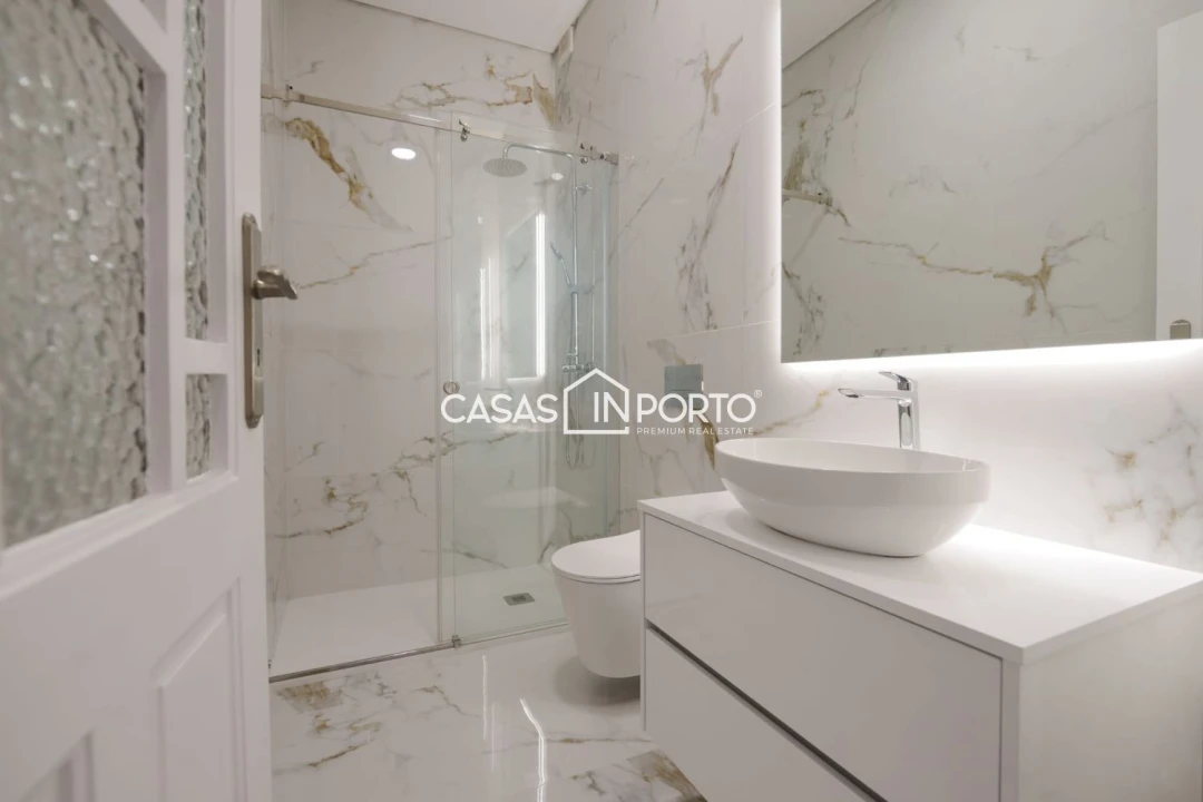 Apartamento T2 para Venda em Cedofeita, Santo Ildefonso, Sé, Miragaia, São Nicolau e Vitória Foto 23