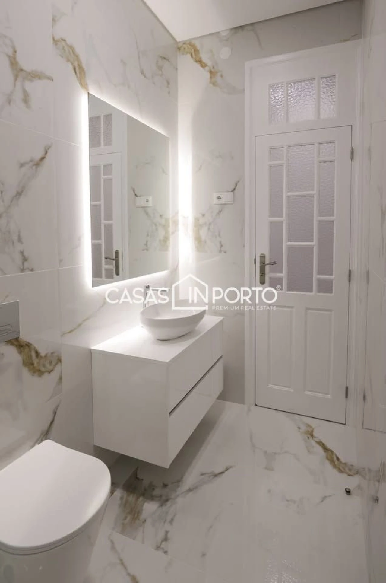 Apartamento T2 para Venda em Cedofeita, Santo Ildefonso, Sé, Miragaia, São Nicolau e Vitória Foto 24