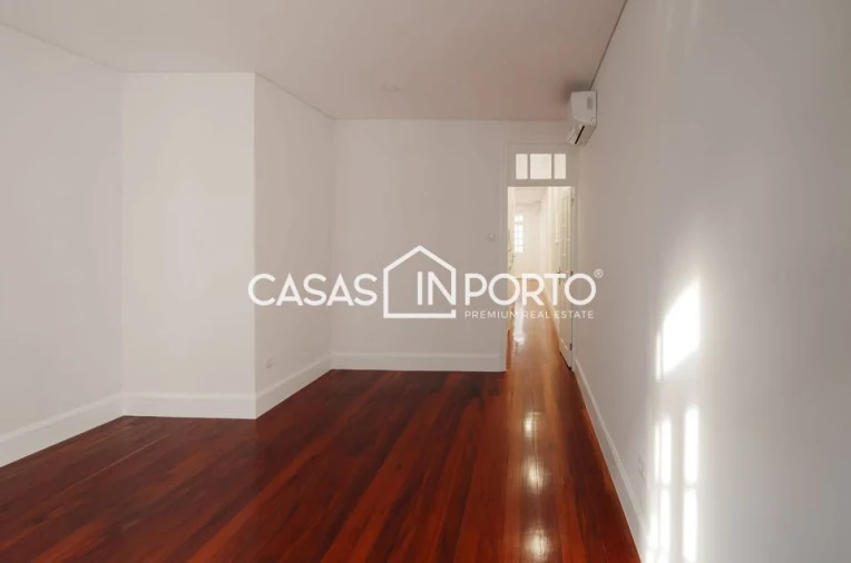 Apartamento T2 para Venda em Cedofeita, Santo Ildefonso, Sé, Miragaia, São Nicolau e Vitória Foto 13