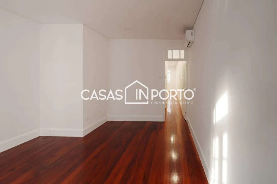 Apartamento T2 para Venda em Cedofeita, Santo Ildefonso, Sé, Miragaia, São Nicolau e Vitória Foto 13