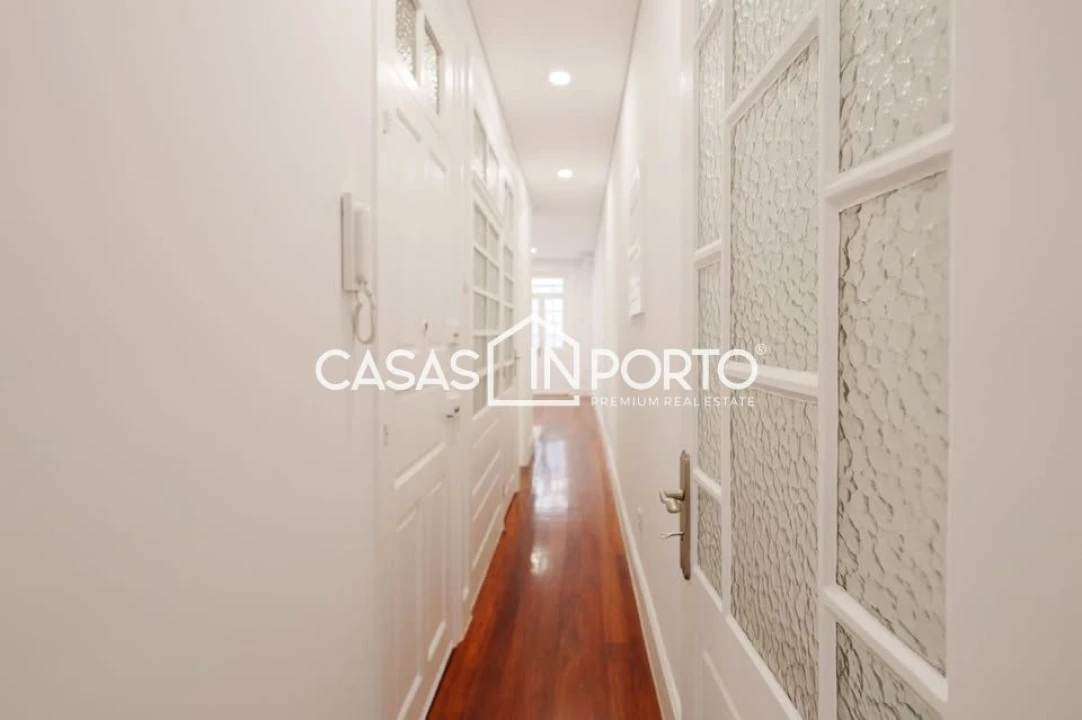 Apartamento T2 para Venda em Cedofeita, Santo Ildefonso, Sé, Miragaia, São Nicolau e Vitória Foto 5