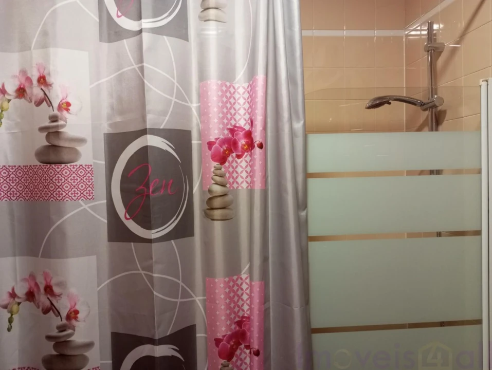 Apartamento T2 para Venda em Santa Maria de Lamas Foto 17