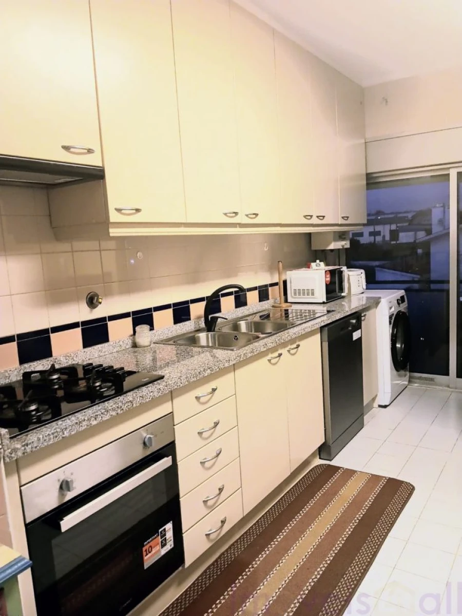 Apartamento T2 para Venda em Santa Maria de Lamas Foto 2