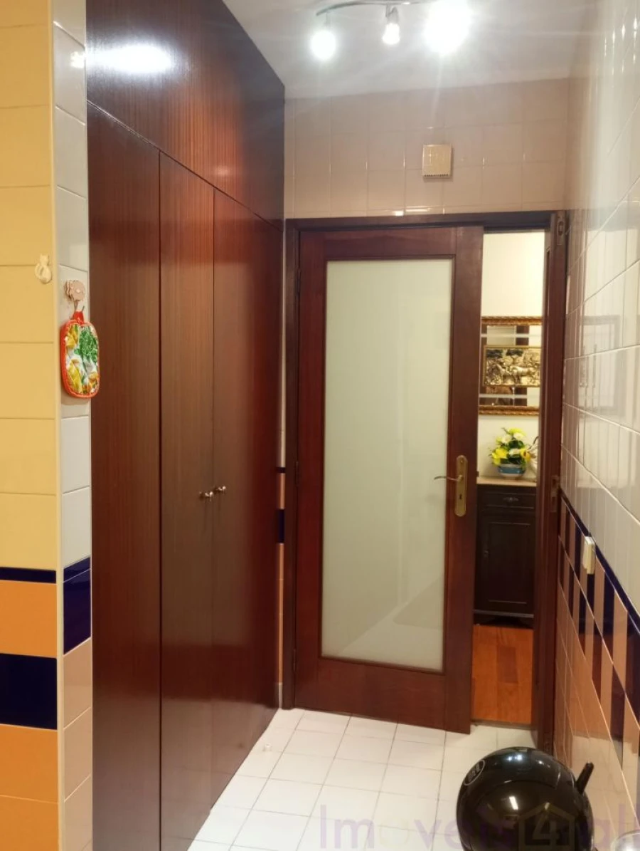 Apartamento T2 para Venda em Santa Maria de Lamas Foto 6