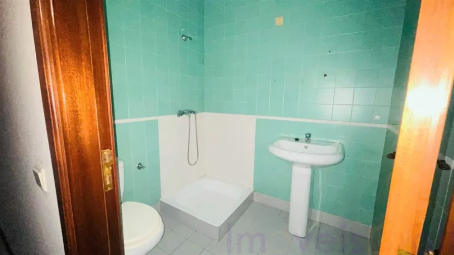 Apartamento T2 para Venda em Santa Maria de Lamas Foto 10