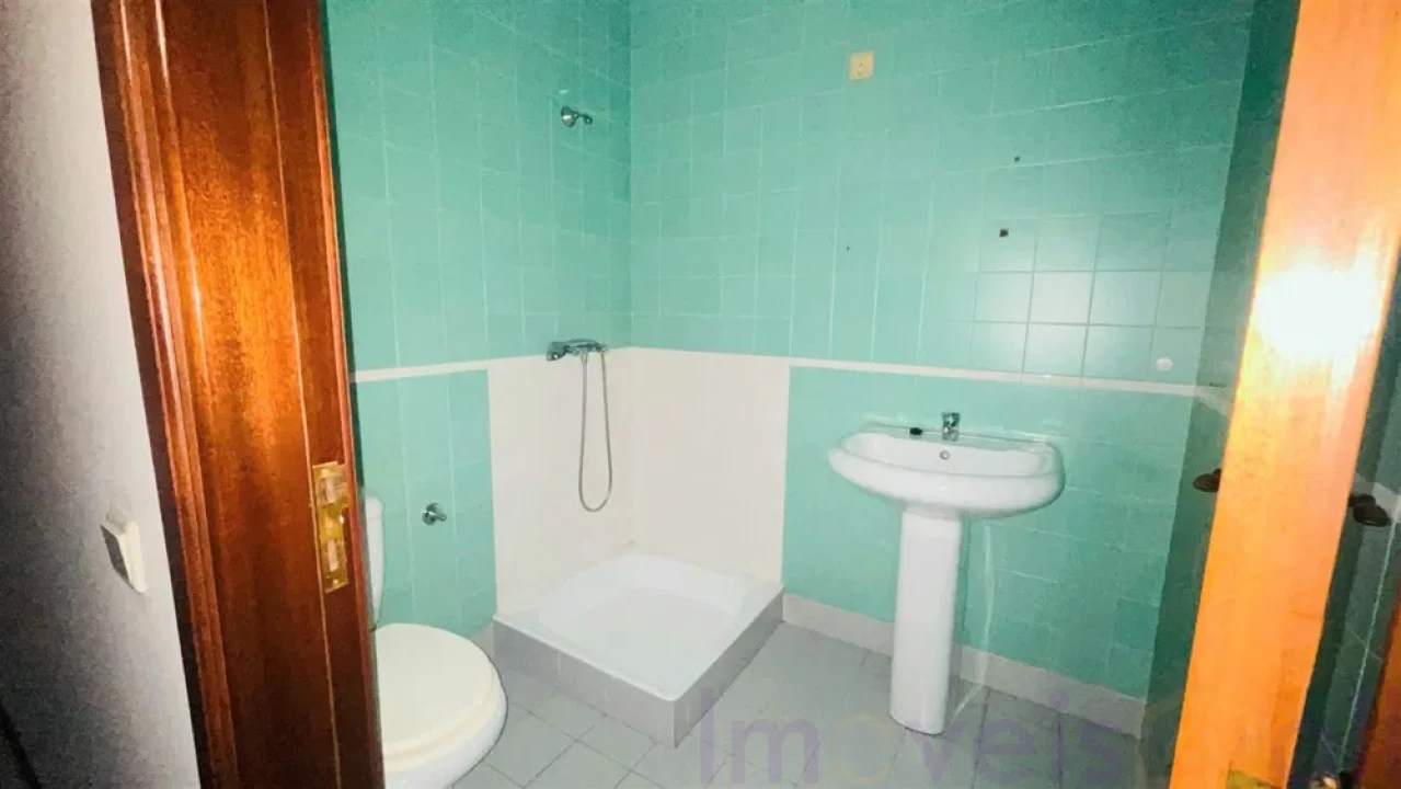 Apartamento T2 para Venda em Santa Maria de Lamas Foto 10