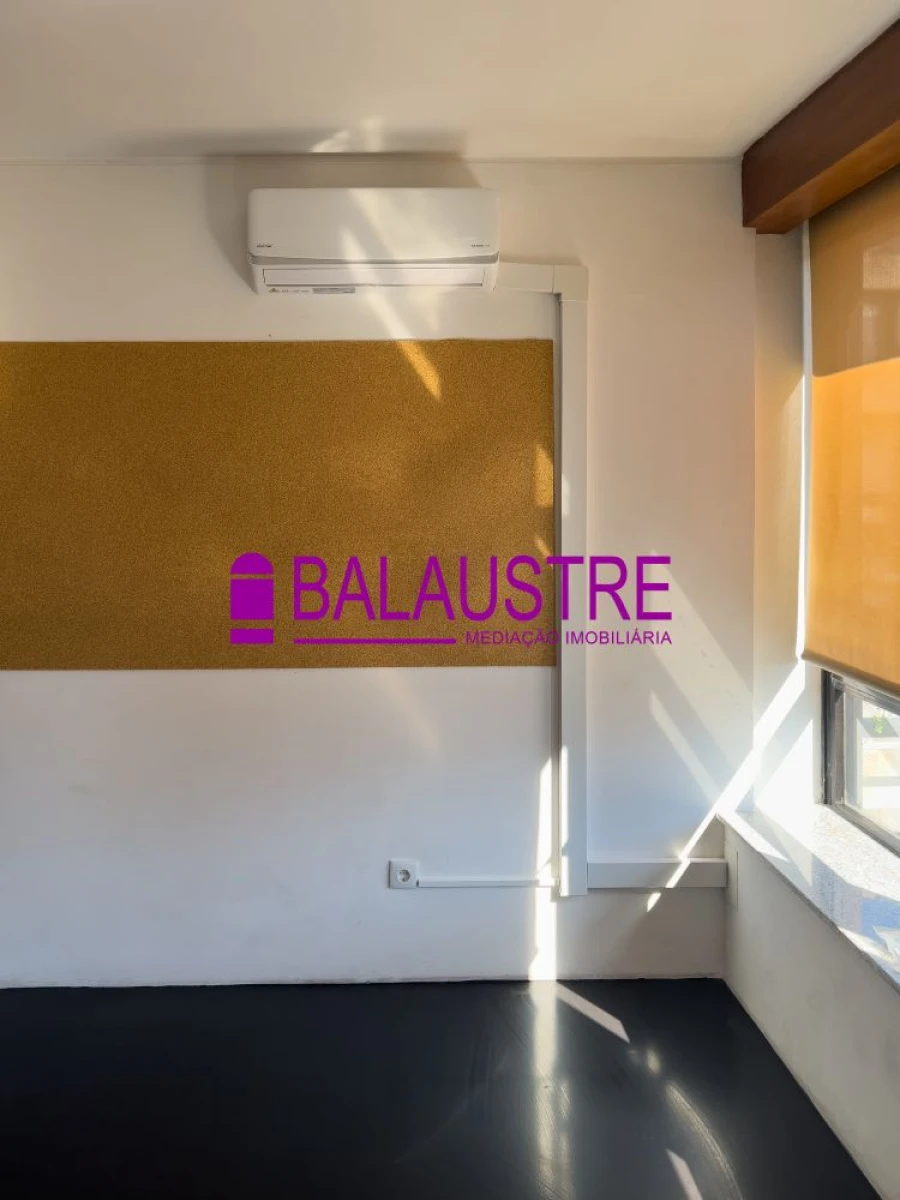 Loja para Arrendamento em Braga (São José de São Lázaro e São João do Souto) Foto 6