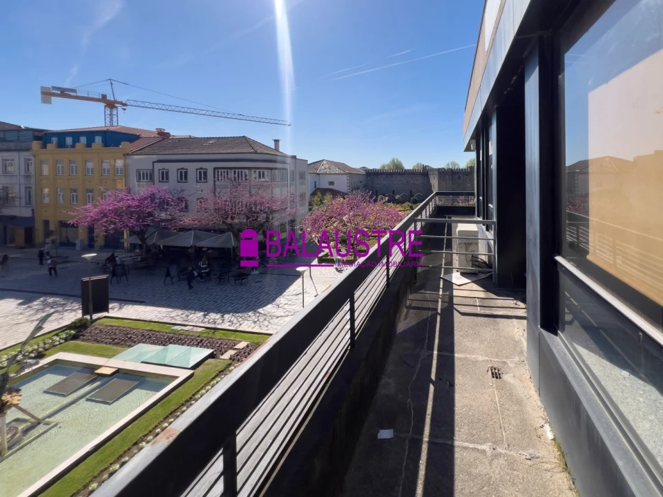 Loja para Arrendamento em Braga (São José de São Lázaro e São João do Souto) Foto 8