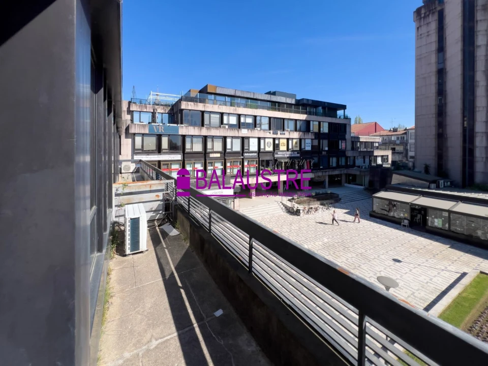 Loja para Arrendamento em Braga (São José de São Lázaro e São João do Souto) Foto 7