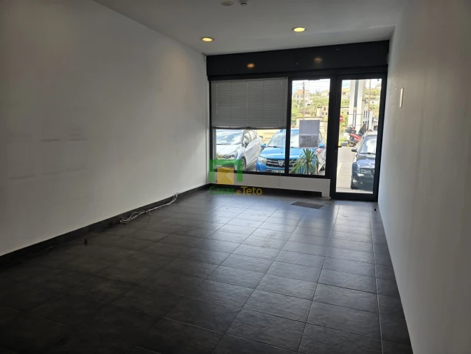 Loja para Arrendamento em Camara de Lobos Foto 3