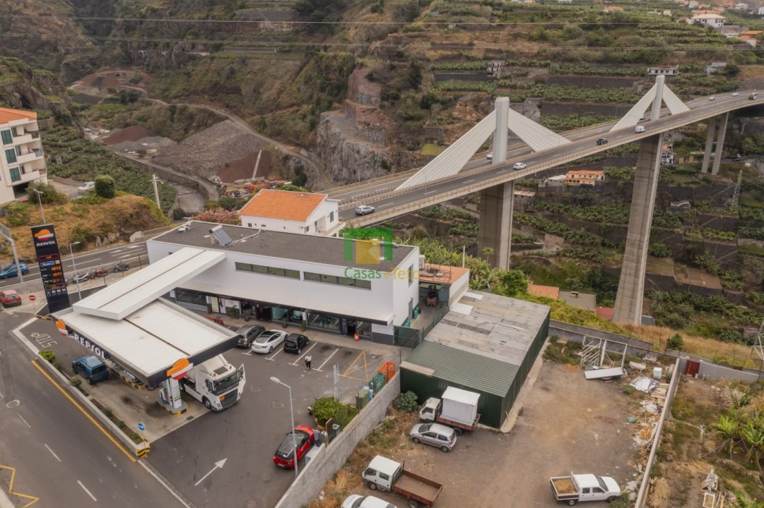 Loja para Arrendamento em Camara de Lobos Foto 1