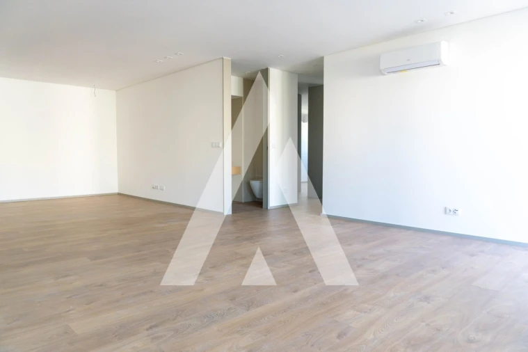 Apartamento T3 para Venda em Gualtar Foto 6