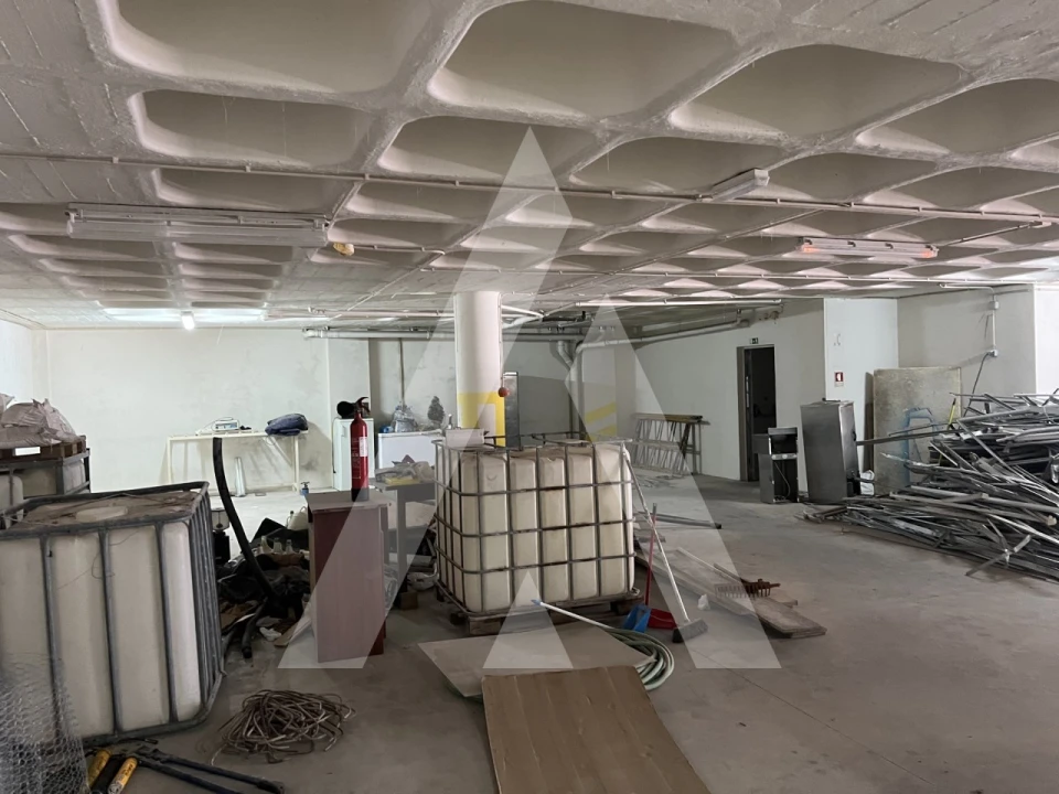 Armazém para Venda em Vialonga Foto 8