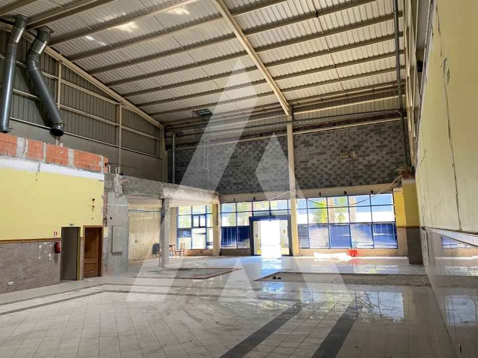 Armazém para Venda em Vialonga Foto 10