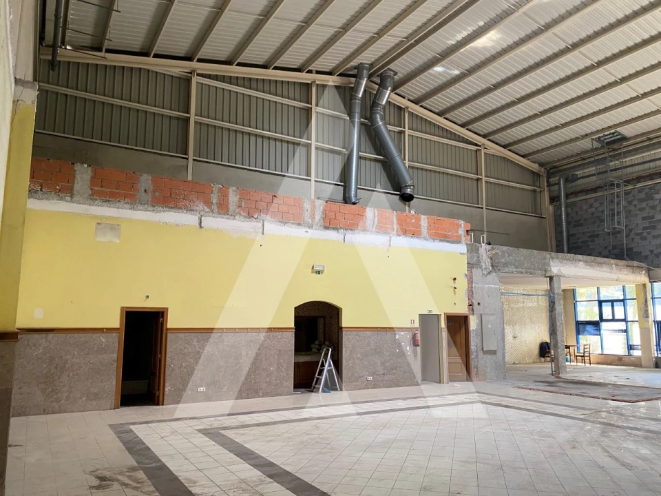 Armazém para Venda em Vialonga Foto 11
