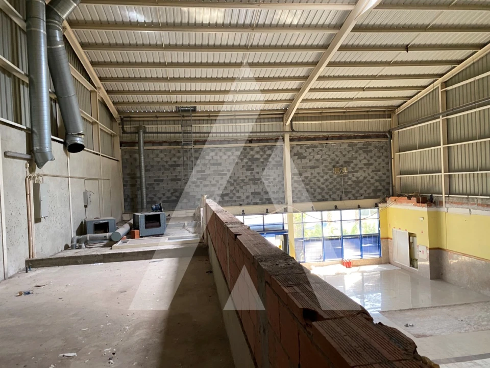 Armazém para Venda em Vialonga Foto 13