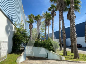 Armazém para Venda em Vialonga