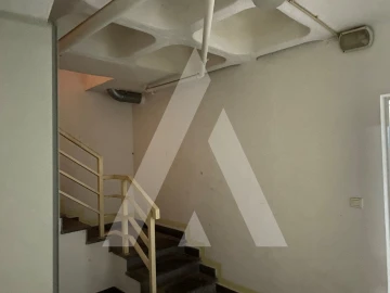 Armazém para Venda em Vialonga