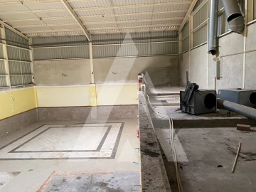 Armazém para Venda em Vialonga