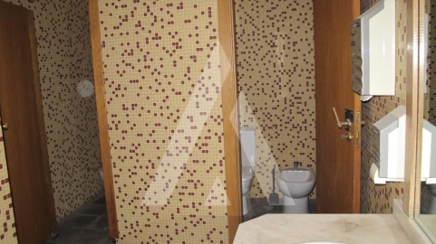 Armazém para Venda em Vialonga