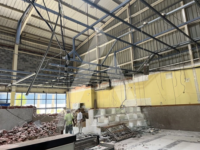 Armazém para Venda em Vialonga Foto 3