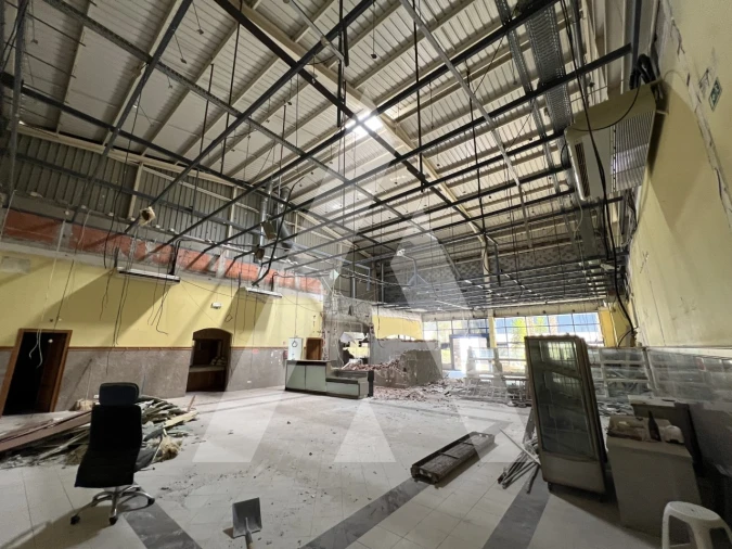 Armazém para Venda em Vialonga Foto 5