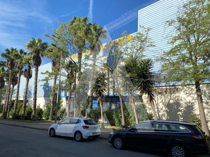 Armazém para Venda em Vialonga Foto 2