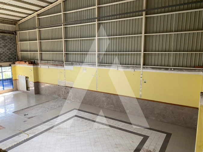 Armazém para Venda em Vialonga Foto 12