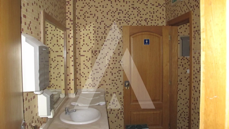 Armazém para Venda em Vialonga Foto 21