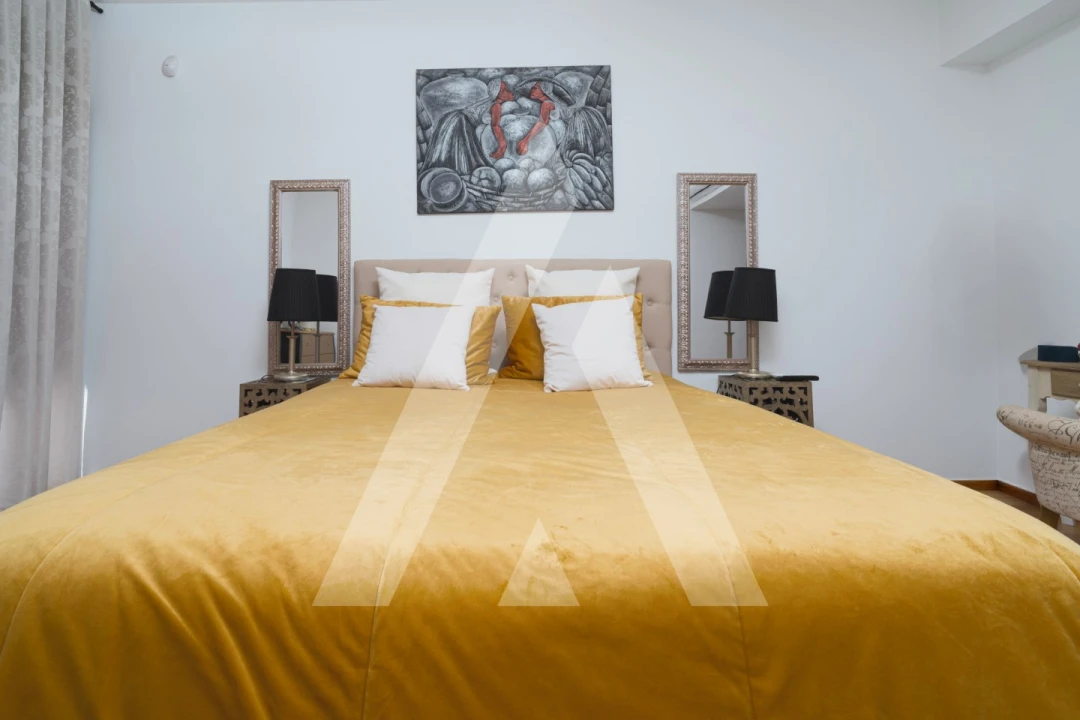 Moradia T5 para Venda em Santo Antonio dos Olivais Foto 49