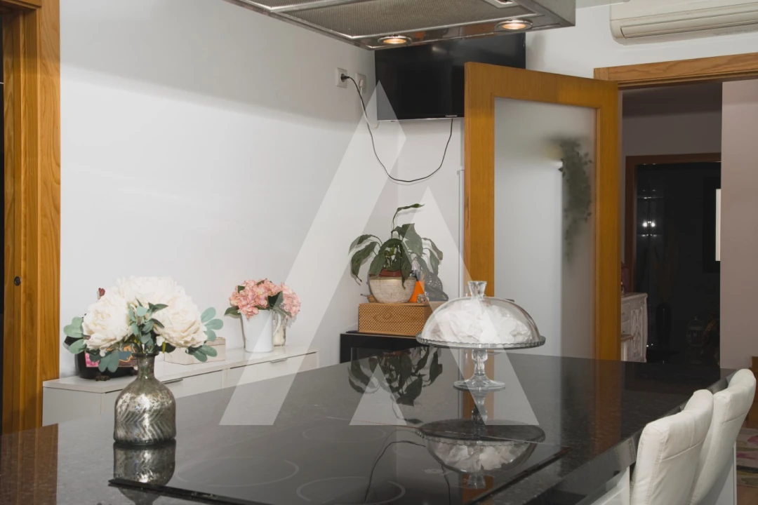 Moradia T5 para Venda em Santo Antonio dos Olivais Foto 25