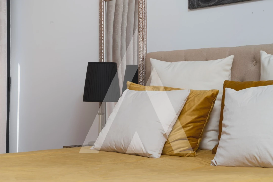 Moradia T5 para Venda em Santo Antonio dos Olivais Foto 48