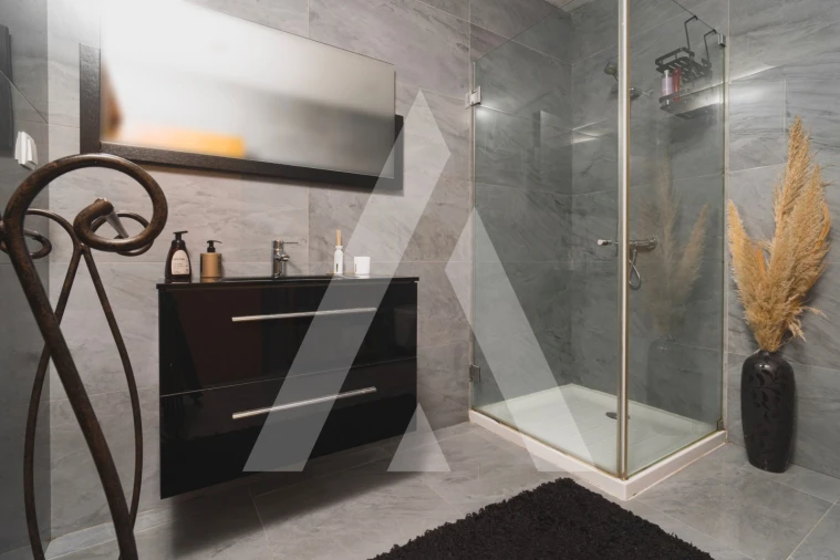 Moradia T5 para Venda em Santo Antonio dos Olivais Foto 28