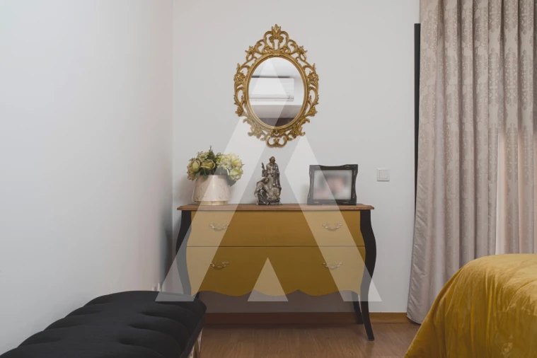 Moradia T5 para Venda em Santo Antonio dos Olivais Foto 47