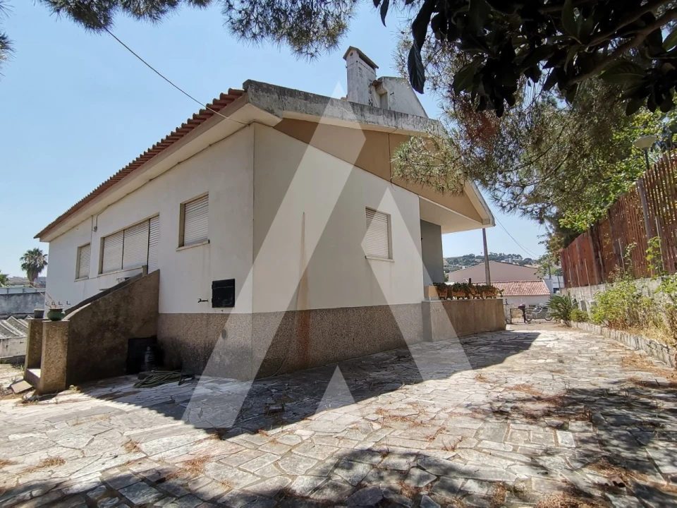 Moradia T4 para Venda em Loures Foto 38