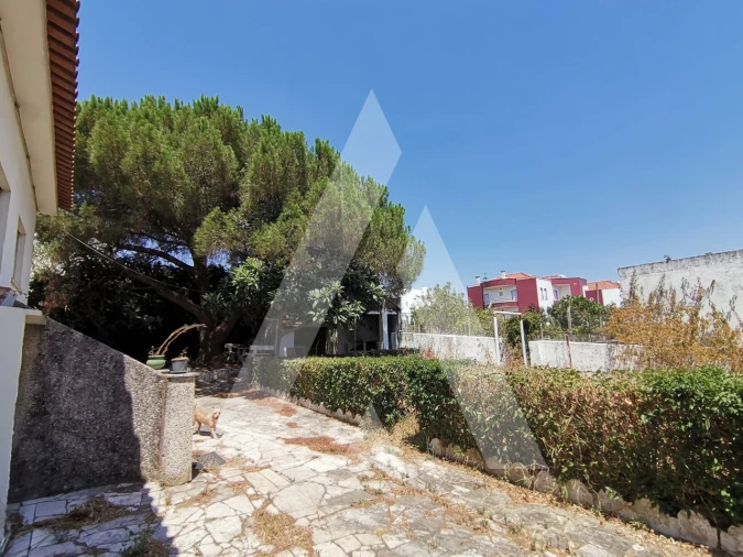 Moradia T4 para Venda em Loures Foto 2